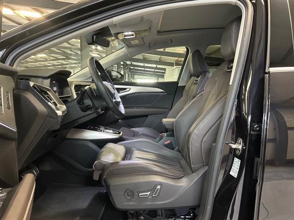 奥迪Q5 e-tron 2022款 40 e-tron 星耀型 锦衣套装