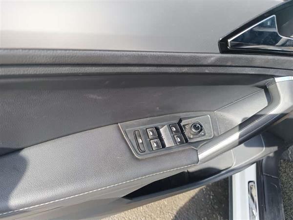 途观L 2017款 330TSI 自动两驱豪华版