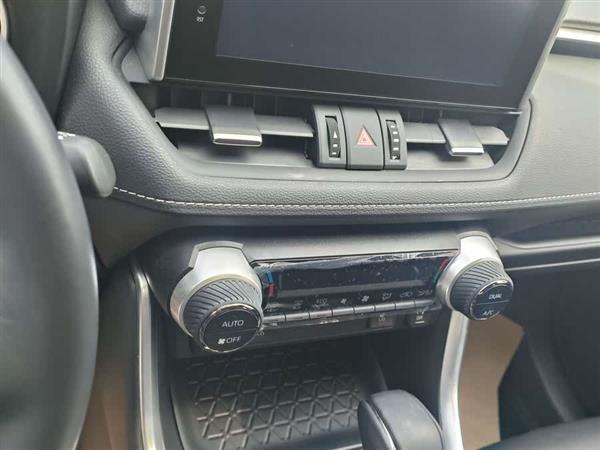 RAV4荣放 2022款 2.0L CVT两驱风尚版