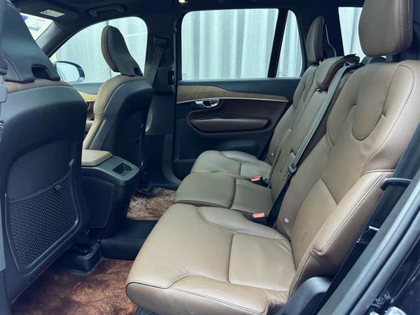 沃尔沃XC90 2024款 B5 智行豪华版 5座