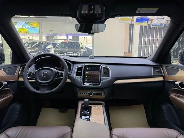 沃尔沃XC90 2024款 B5 智行豪华版 5座
