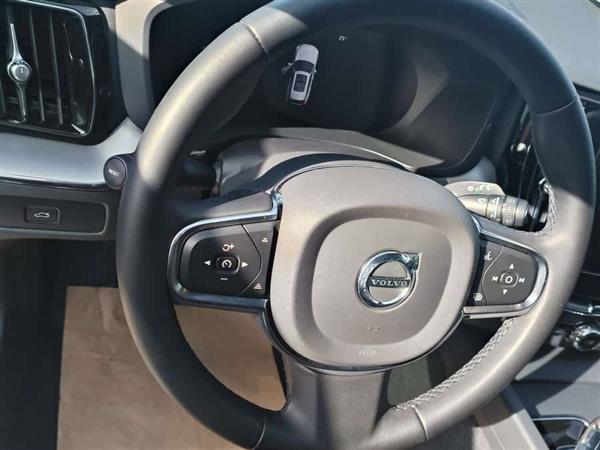 沃尔沃XC60 2024款 B5 四驱智逸豪华版