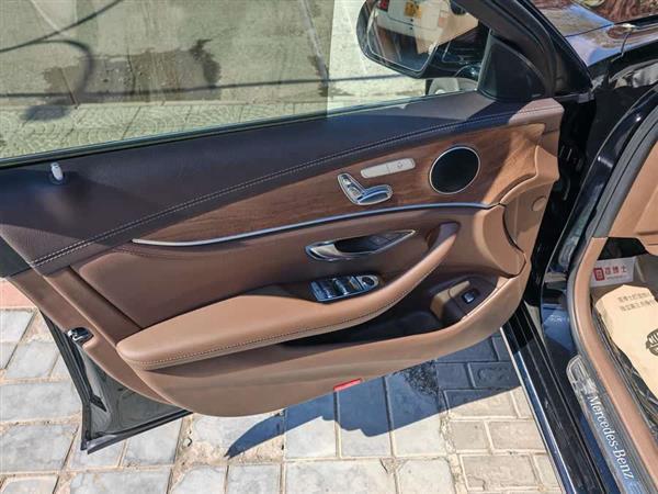 奔驰E级 2019款 E 260 L
