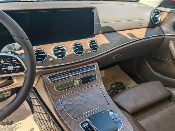 奔驰E级 2019款 E 260 L