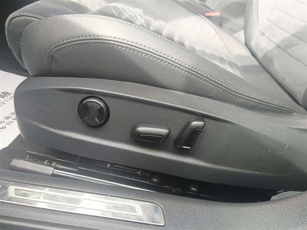 迈腾 2017款 330TSI DSG 豪华型
