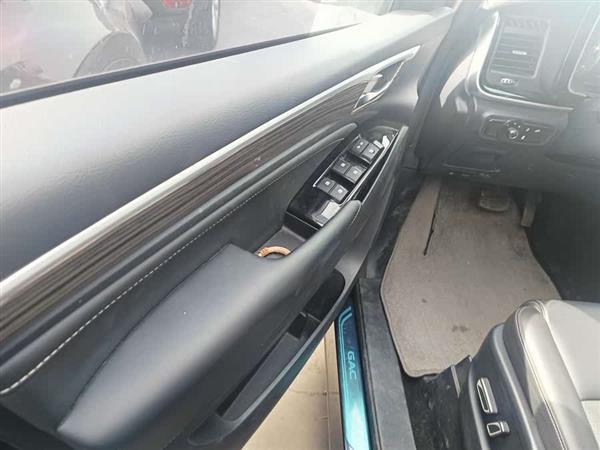 传祺M8 2021款 领秀系列 390T 豪华版