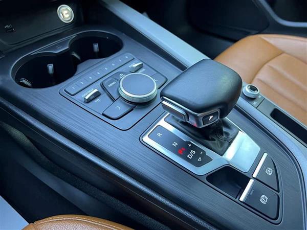 奥迪A4L 2018款 30周年年型 40 TFSI 进取型