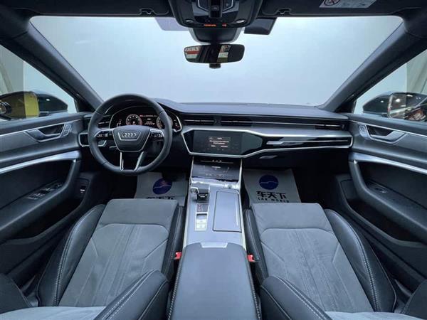 奥迪A6L 2023款 改款 45 TFSI 臻选动感型