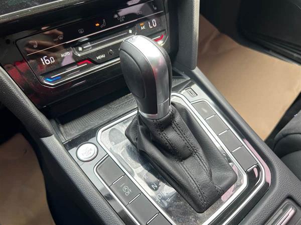迈腾 2020款 330TSI DSG 豪华型