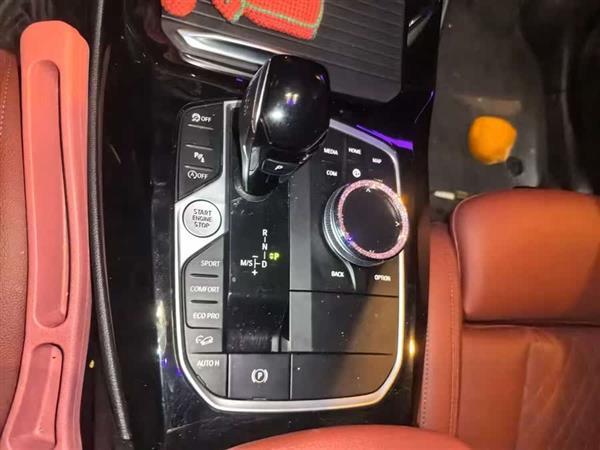 宝马X3 2022款 xDrive30i 领先型 M曜夜套装