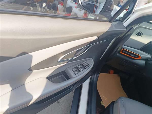 长安UNI-T 2022款 1.5T 尊贵型