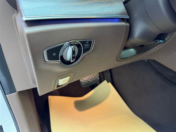 奔驰E级 2021款 E 260 L