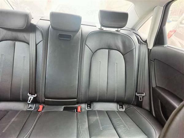 奥迪A6L 2018款 30周年年型 35 TFSI 运动型