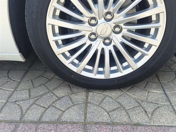 凯迪拉克CT6 2021款 28T 领先超级巡航型