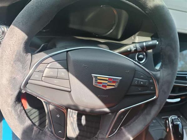 凯迪拉克CT6 2021款 28T 领先超级巡航型