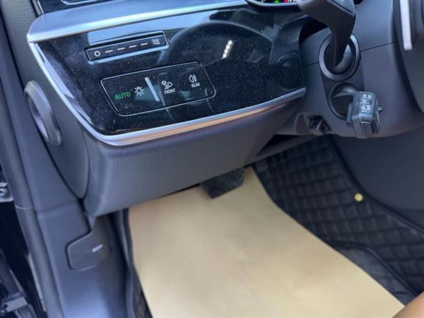奥迪A8 2023款 A8L 55 TFSI quattro 旗舰型