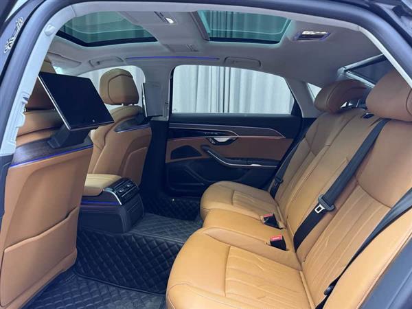 奥迪A8 2023款 A8L 55 TFSI quattro 旗舰型