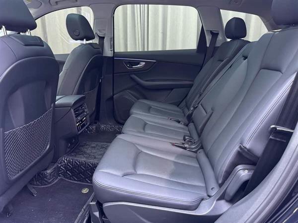 奥迪Q7 2021款 55 TFSI quattro S line运动型