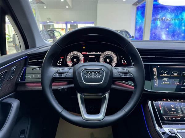 奥迪Q7 2021款 55 TFSI quattro S line运动型