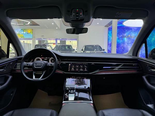 奥迪Q7 2021款 55 TFSI quattro S line运动型