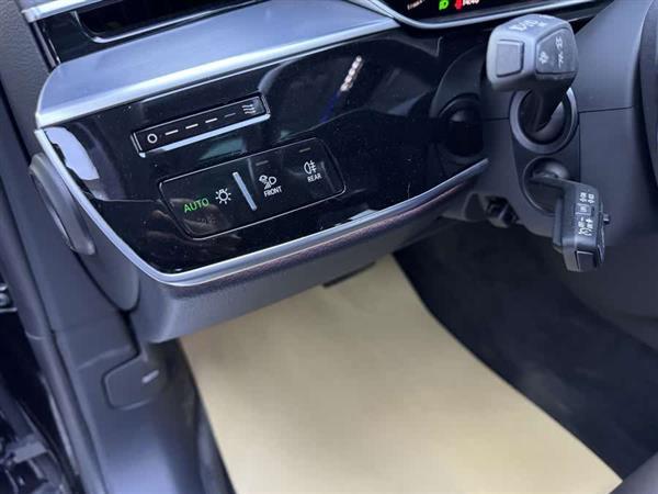 奥迪A8 2024款 A8L 55 TFSI quattro 旗舰型