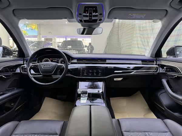 奥迪A8 2024款 A8L 55 TFSI quattro 旗舰型