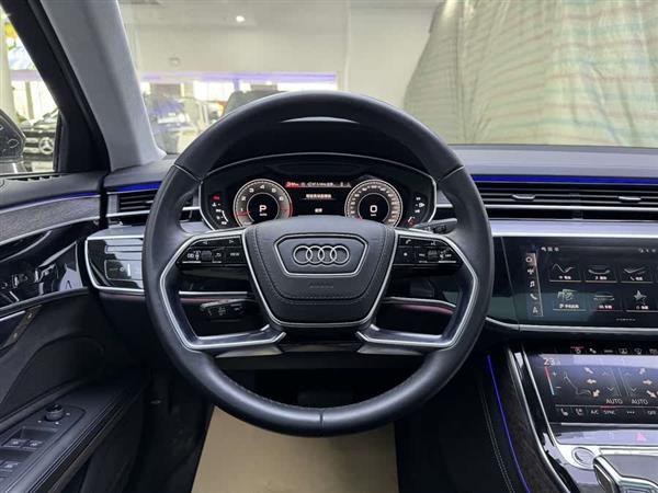 奥迪A8 2024款 A8L 55 TFSI quattro 旗舰型