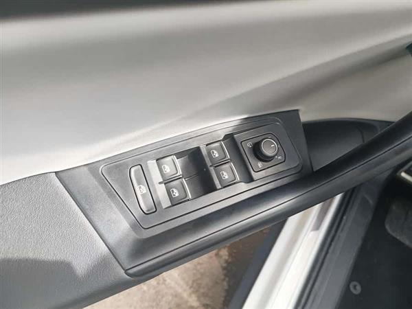 T-ROC探歌 2024款 300TSI DSG两驱辰光版