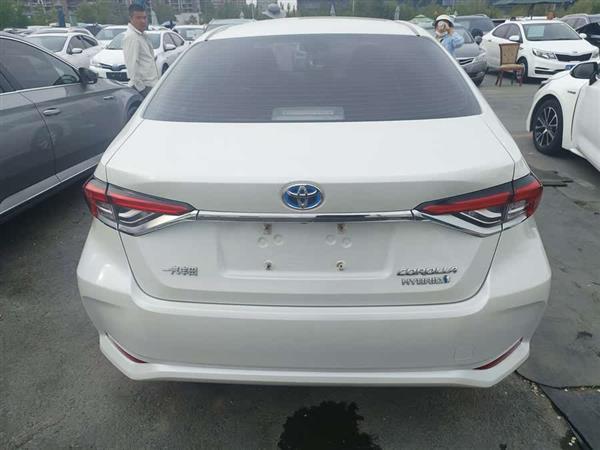 卡罗拉 2021款 双擎 1.8L E-CVT精英版