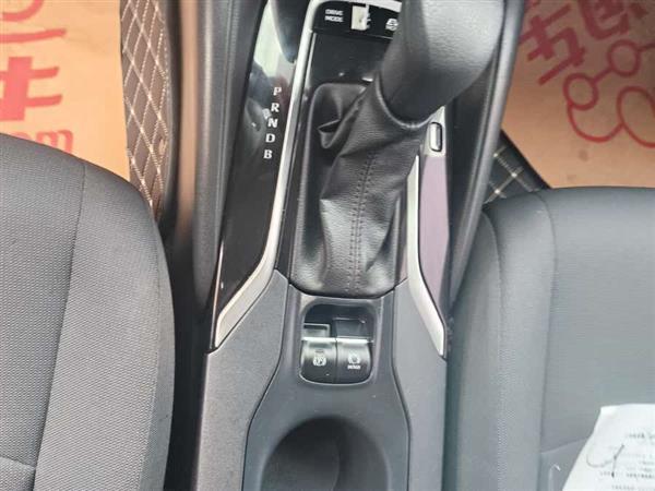 卡罗拉 2021款 双擎 1.8L E-CVT精英版