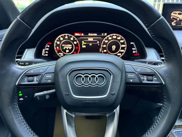 奥迪Q7 2016款 45 TFSI S line运动型
