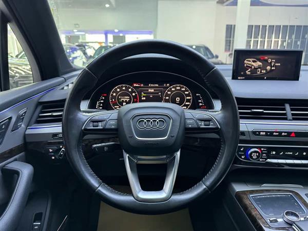 奥迪Q7 2016款 45 TFSI S line运动型