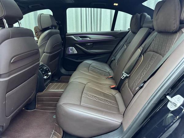 宝马5系 2020款 530Li 行政型 M运动套装