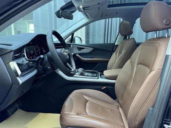奥迪Q7 2023款 55 TFSI quattro S line运动型