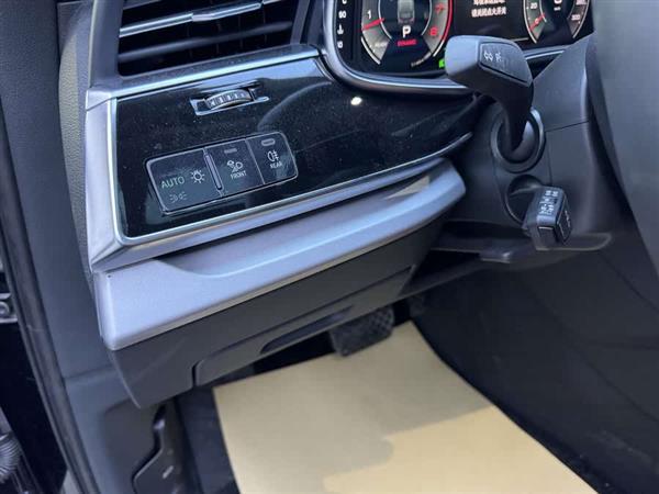 奥迪Q7 2023款 55 TFSI quattro S line运动型