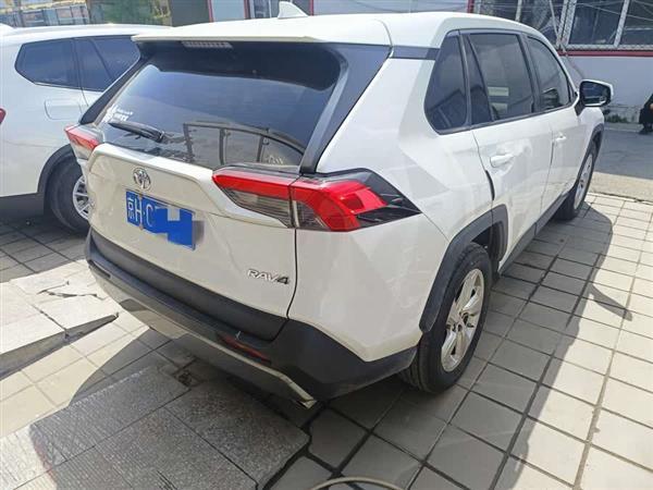 RAV4荣放 2021款 2.0L CVT两驱风尚PLUS版
