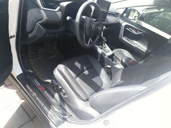 RAV4荣放 2021款 2.0L CVT两驱风尚PLUS版
