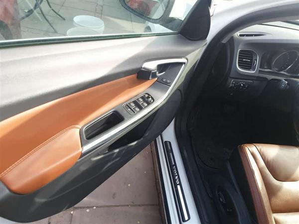 沃尔沃S60 2015款 S60L T5 智驭版