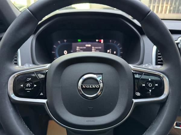 沃尔沃XC90 2023款 B6 智逸豪华版 7座