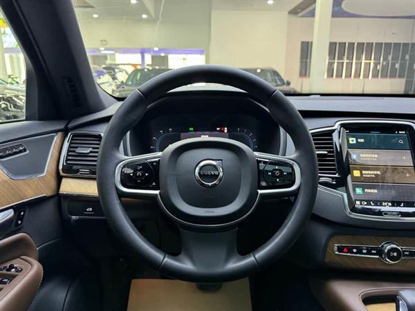 沃尔沃XC90 2023款 B6 智逸豪华版 7座
