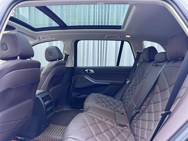 宝马X5 2022款 xDrive 30Li M运动套装