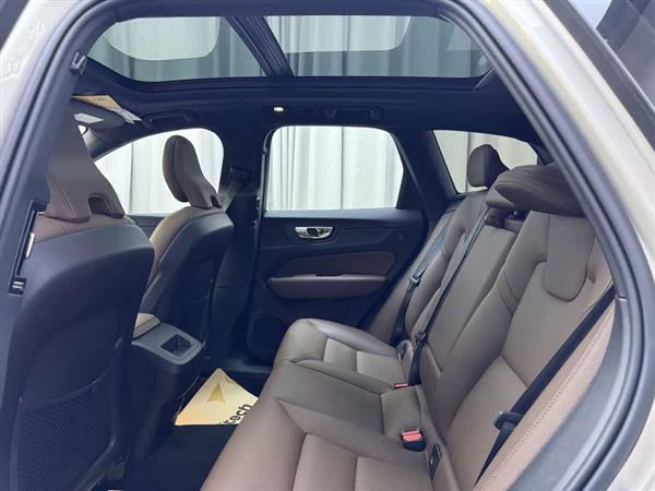 沃尔沃XC60 2024款 B5 四驱智远豪华版