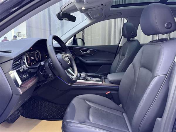 奥迪Q7 2021款 55 TFSI quattro S line运动型