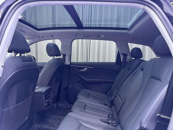 奥迪Q7 2021款 55 TFSI quattro S line运动型
