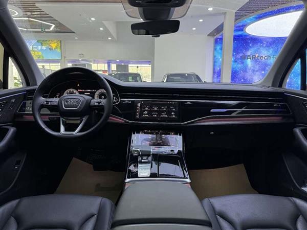奥迪Q7 2021款 55 TFSI quattro S line运动型