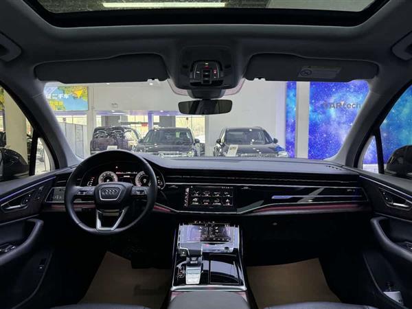 奥迪Q7 2021款 55 TFSI quattro S line运动型