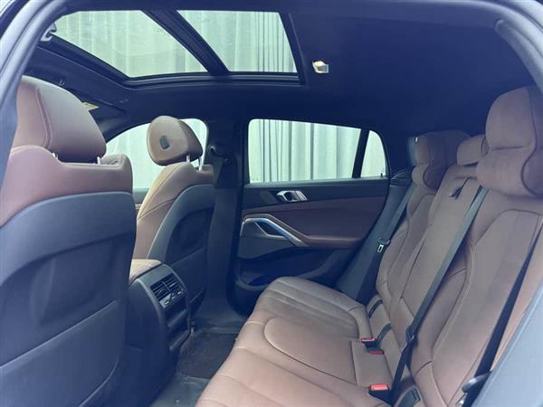 宝马X6 2022款 改款 xDrive40i M运动套装