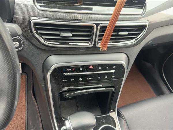 起亚KX5 2019款 1.6T 自动两驱豪华版