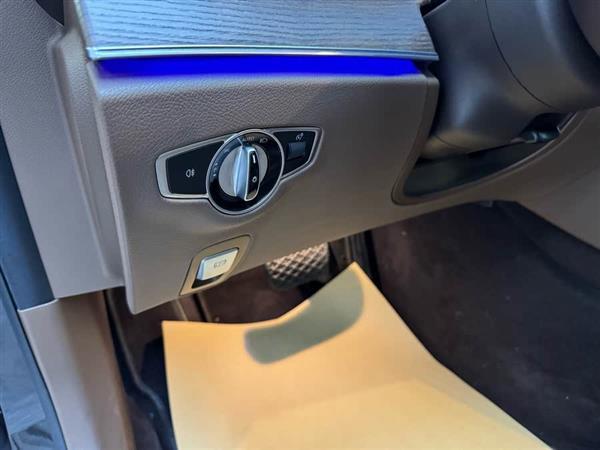 奔驰E级 2021款 改款 E 260 L