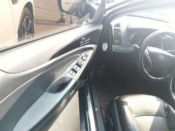 索纳塔 2014款 2.0L 自动尊贵版
